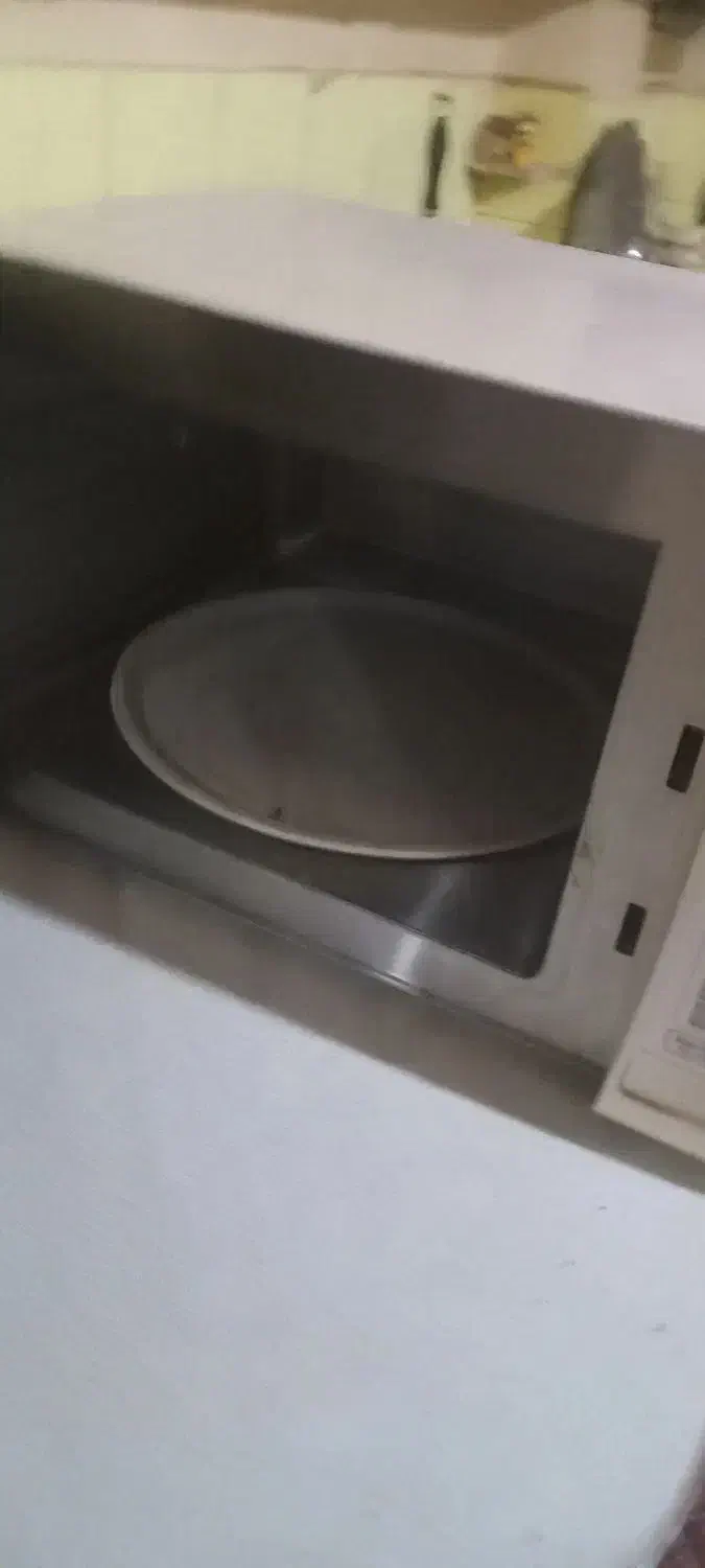 ماکروفر قدیمی کاملا سالم و کم کارکرد برند ناسیونال|اجاق گاز و لوازم برقی پختوپز|تبریز, |دیوار