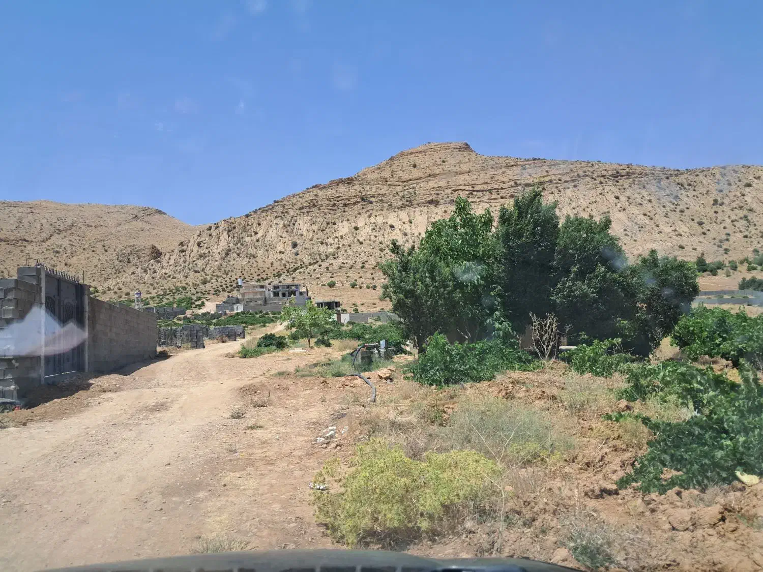 ویلا کِلستان با تمامی امکانات و سند تک برگ|فروش خانه و ویلا|شیراز, گلستان|دیوار