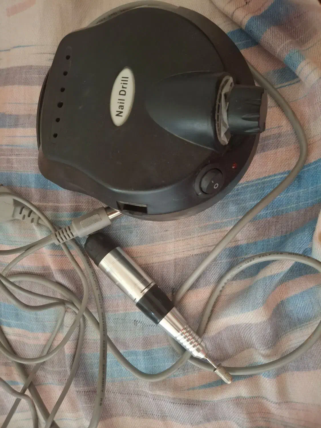 دستگاه ناخن|آرایشگاه و سالن‌های زیبایی|لنجان, |دیوار