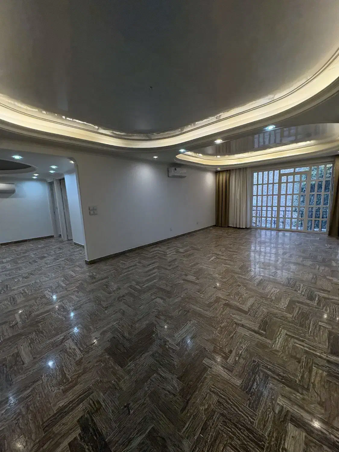 ۱۴۰متری در زعفرانیه سعداباد/تکواحدی/تراس ویو مشجر