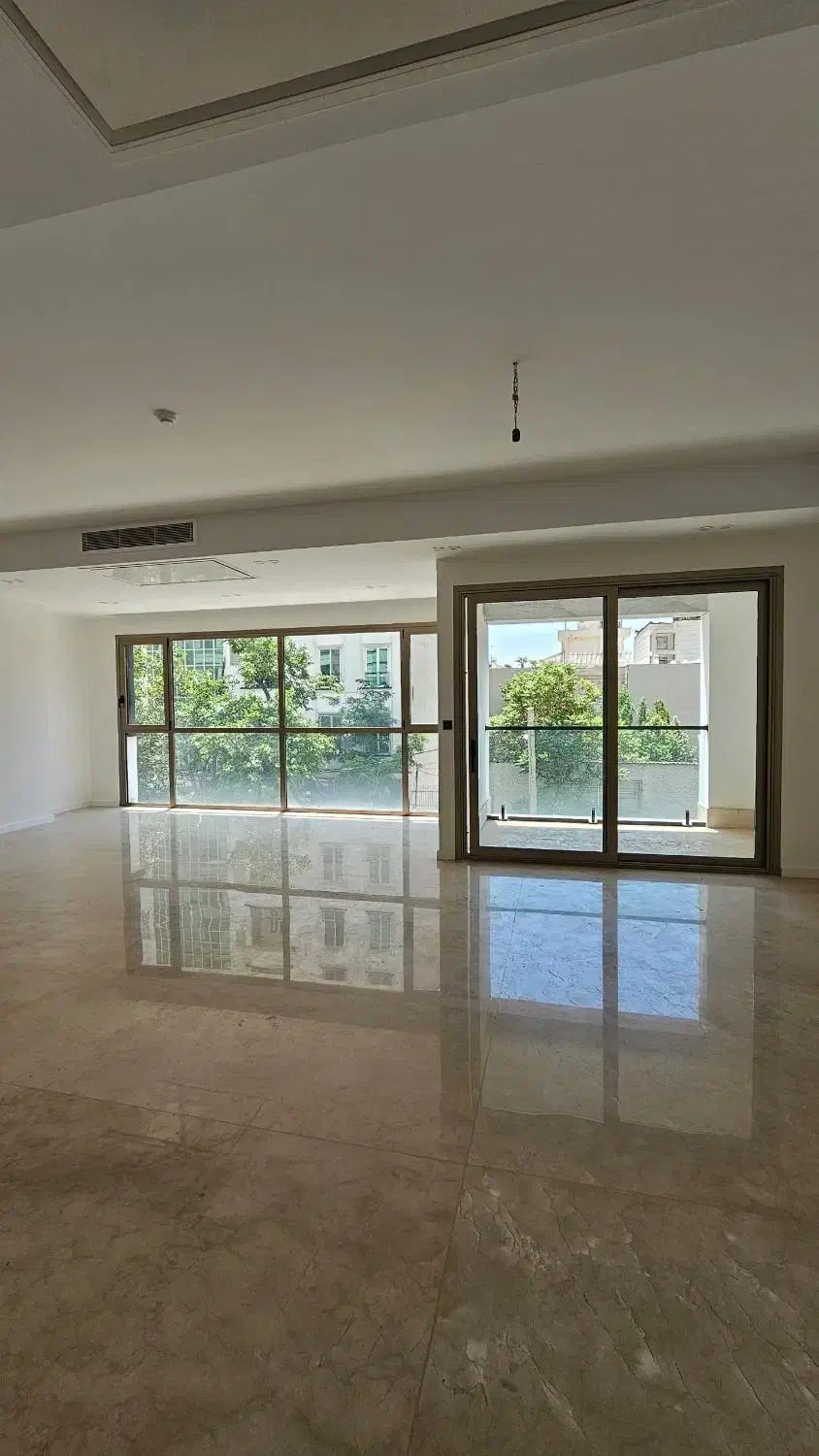 مدرن فرمانیه ۱۵۰ متر کلید نخورده