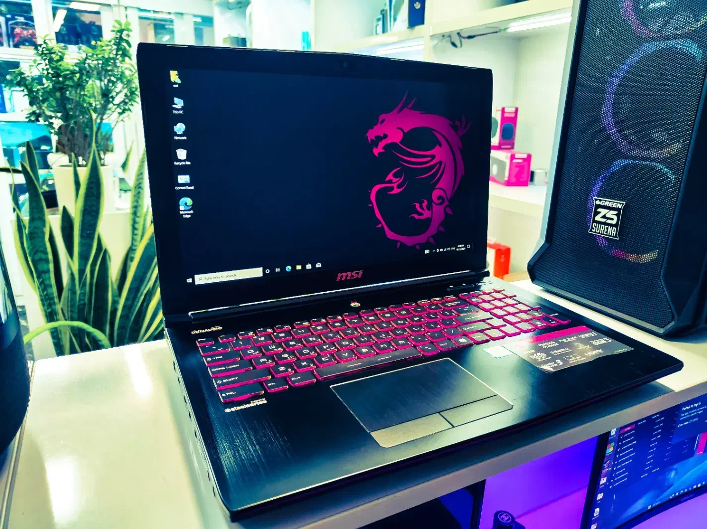 لپ تاپ گیمینگ ام اس آی msi apache pro|رایانه همراه|تهران, فلسطین (میدان انقلاب)|دیوار