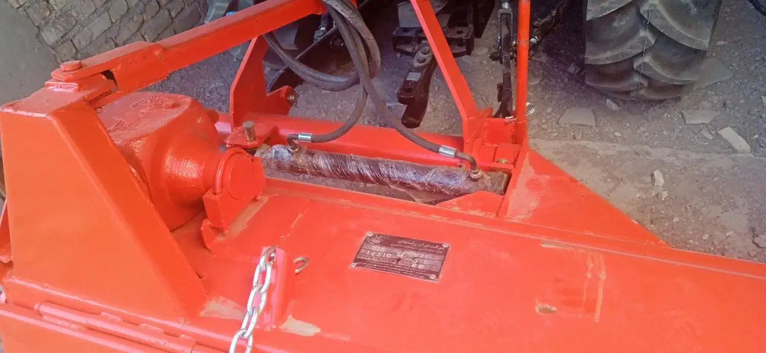 تیلر|خودرو سنگین|خاتم, |دیوار