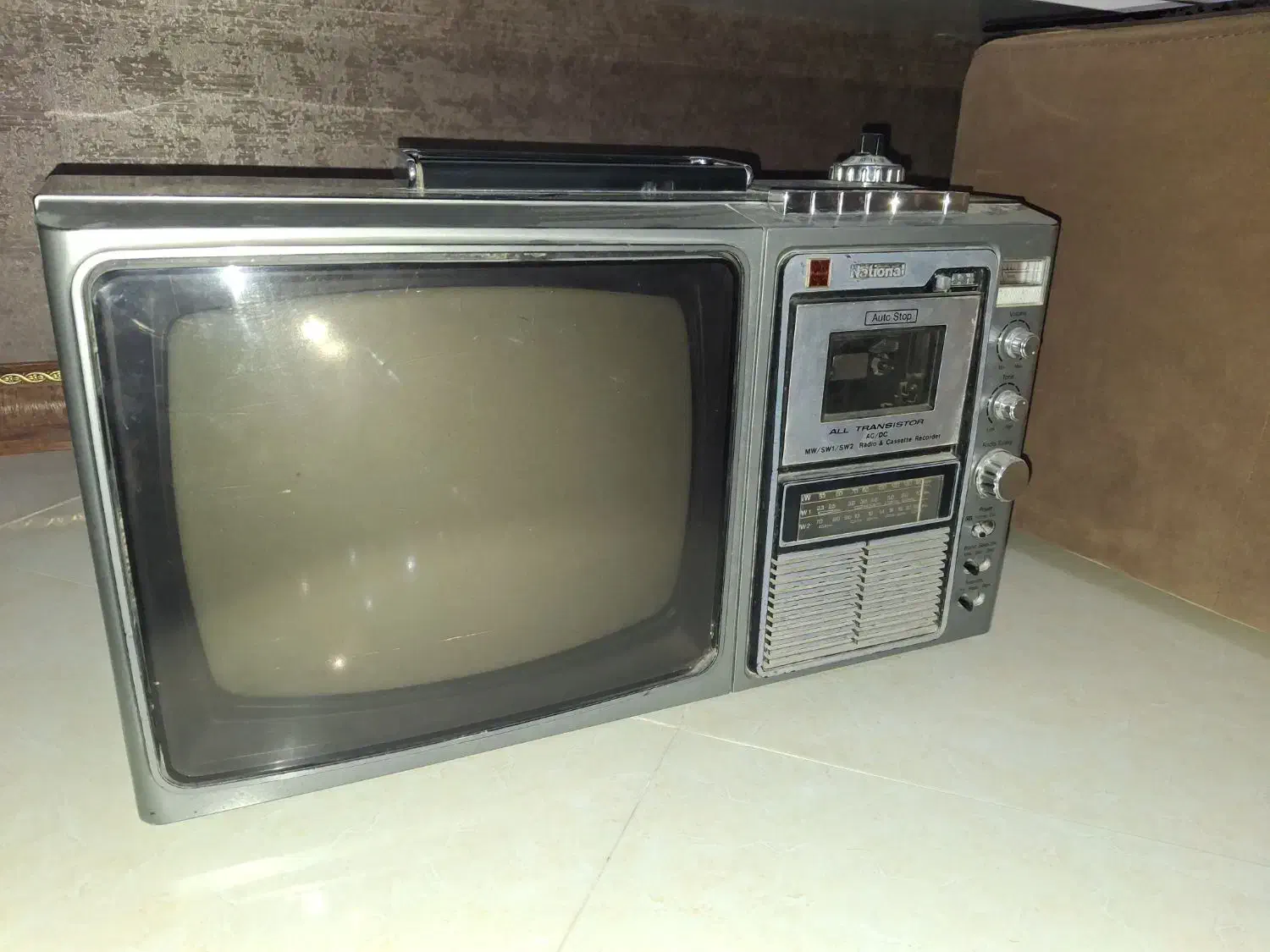 تلوزیون عتیقه|کلکسیون اشیاء عتیقه|یزد, |دیوار