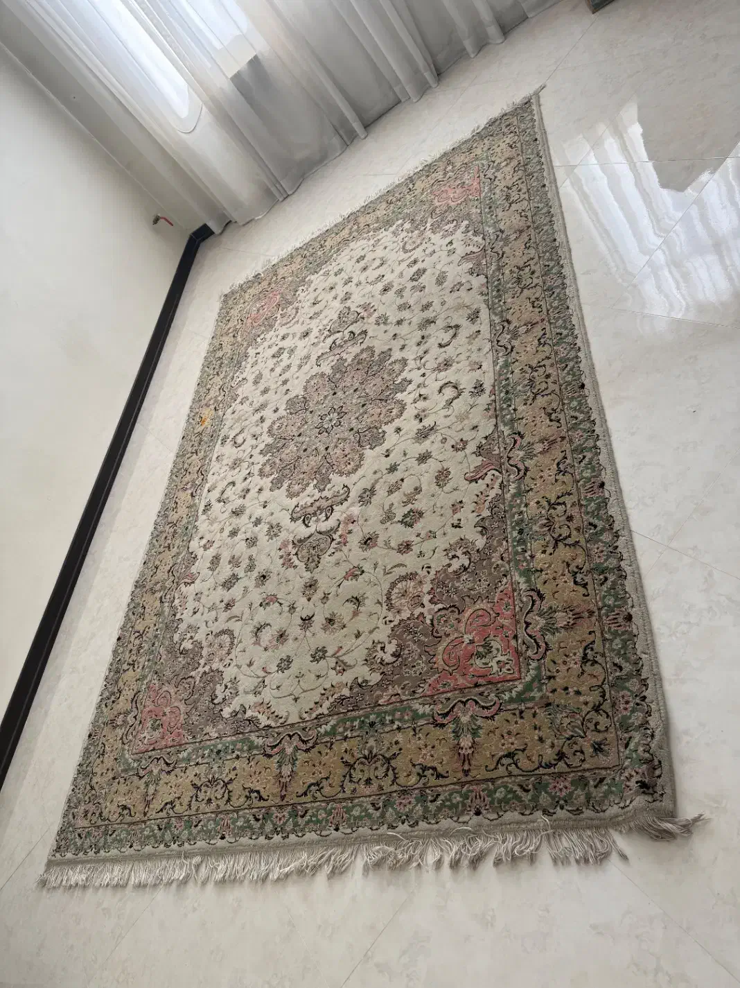 فرش ۶متری کرم|فرش|سمنان, |دیوار