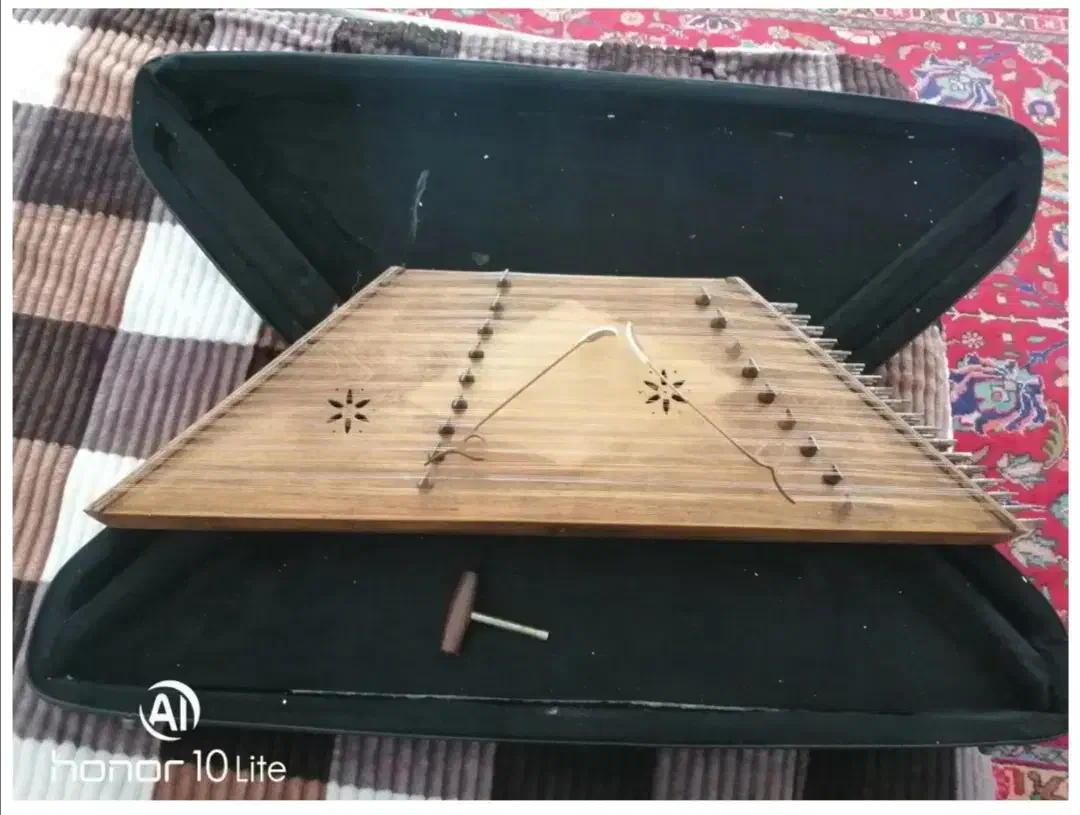 سنتور|سازهای سنتی|شاهین‌شهر, شهرک سایت|دیوار