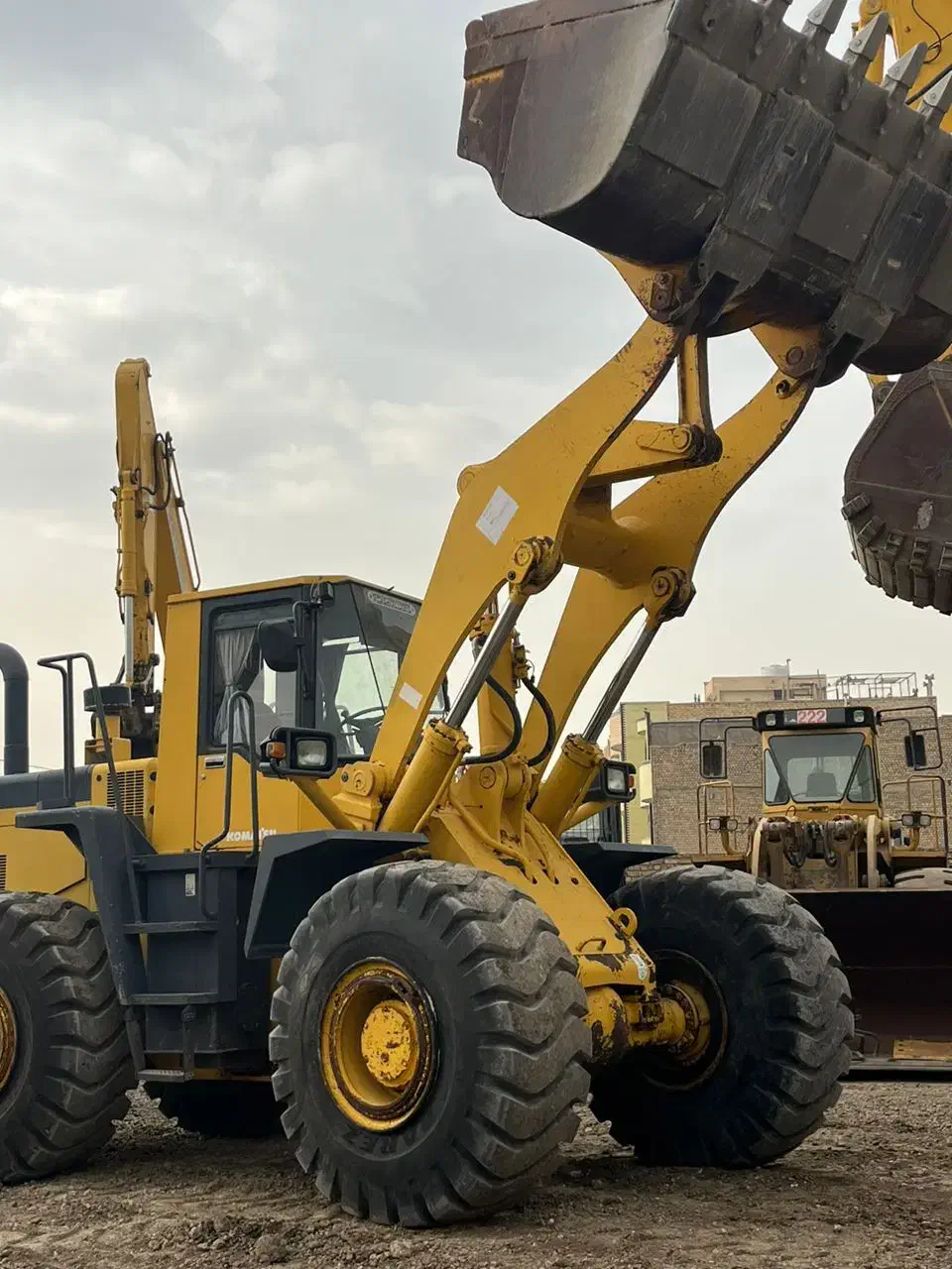 لودر 470 ژاپنی 2010 و بیل 300 کوماتسو 2011|خودرو سنگین|اصفهان, جویباره|دیوار