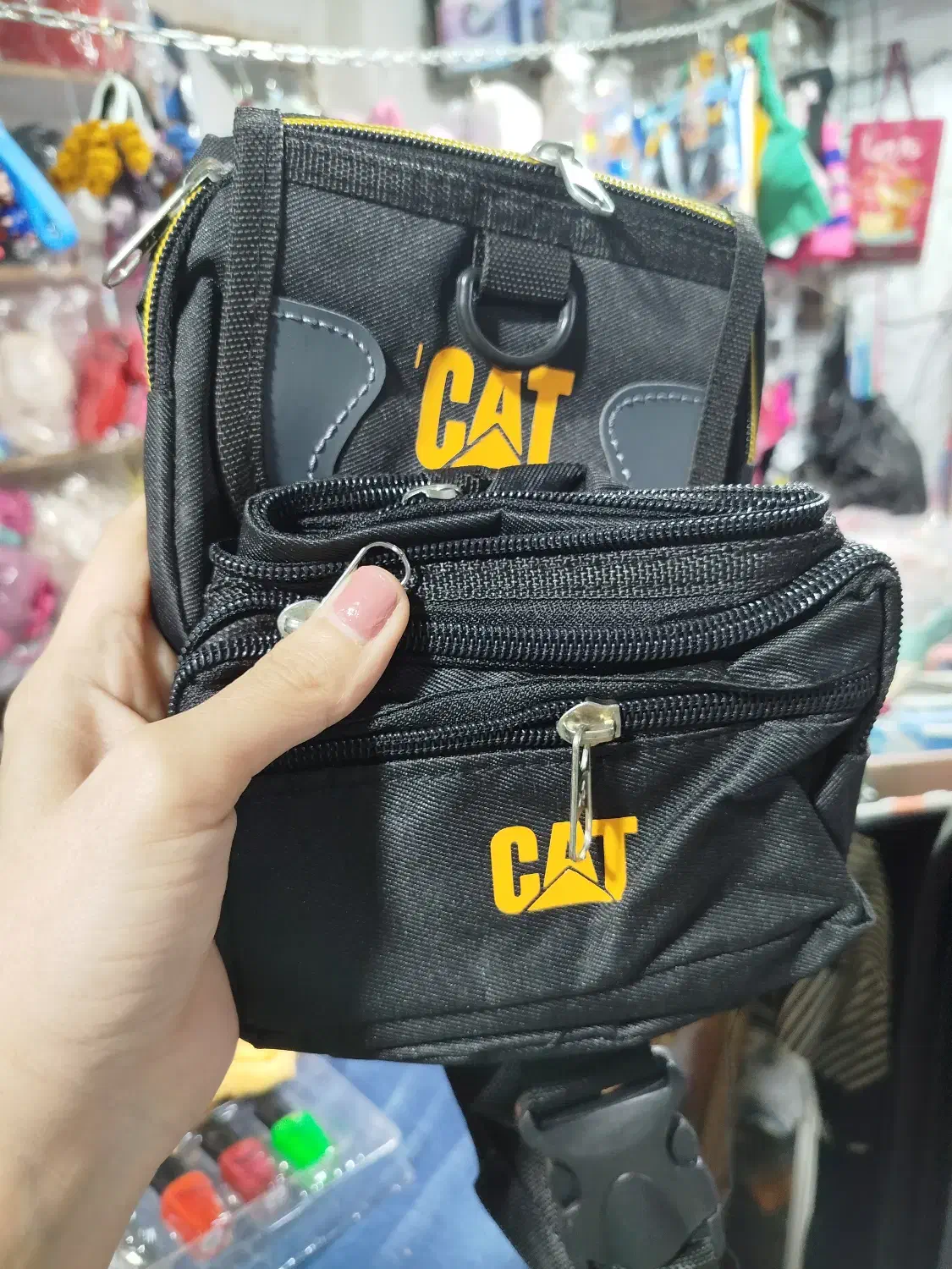 کیف|کیف، کفش، کمربند|بندر گناوه, |دیوار