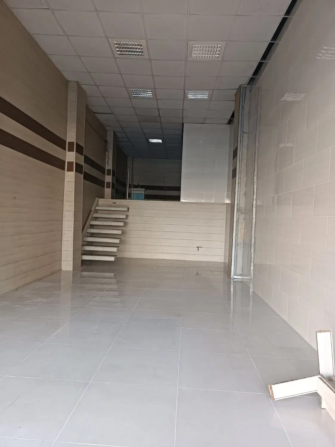 اجاره مغازه بر خیابان اصلی خان ببین|اجارهٔ مغازه و غرفه|خان ببین, |دیوار