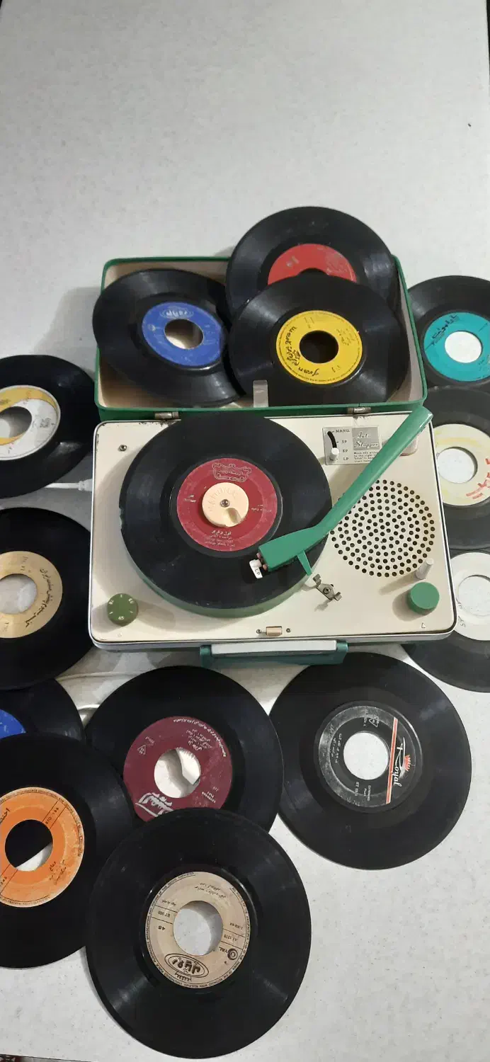 گرامافون برقی باتری ناسیونان اصل ژاپن سالم|کلکسیون اشیاء عتیقه|شهریار, شهریار|دیوار