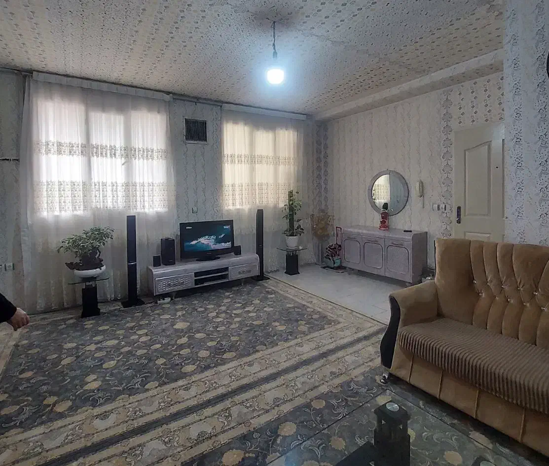 آپارتمان ۶۳متری طبقه۳ / غرق در نور/ خیابان اتحاد|فروش آپارتمان|محمدشهر, سیدآباد|دیوار