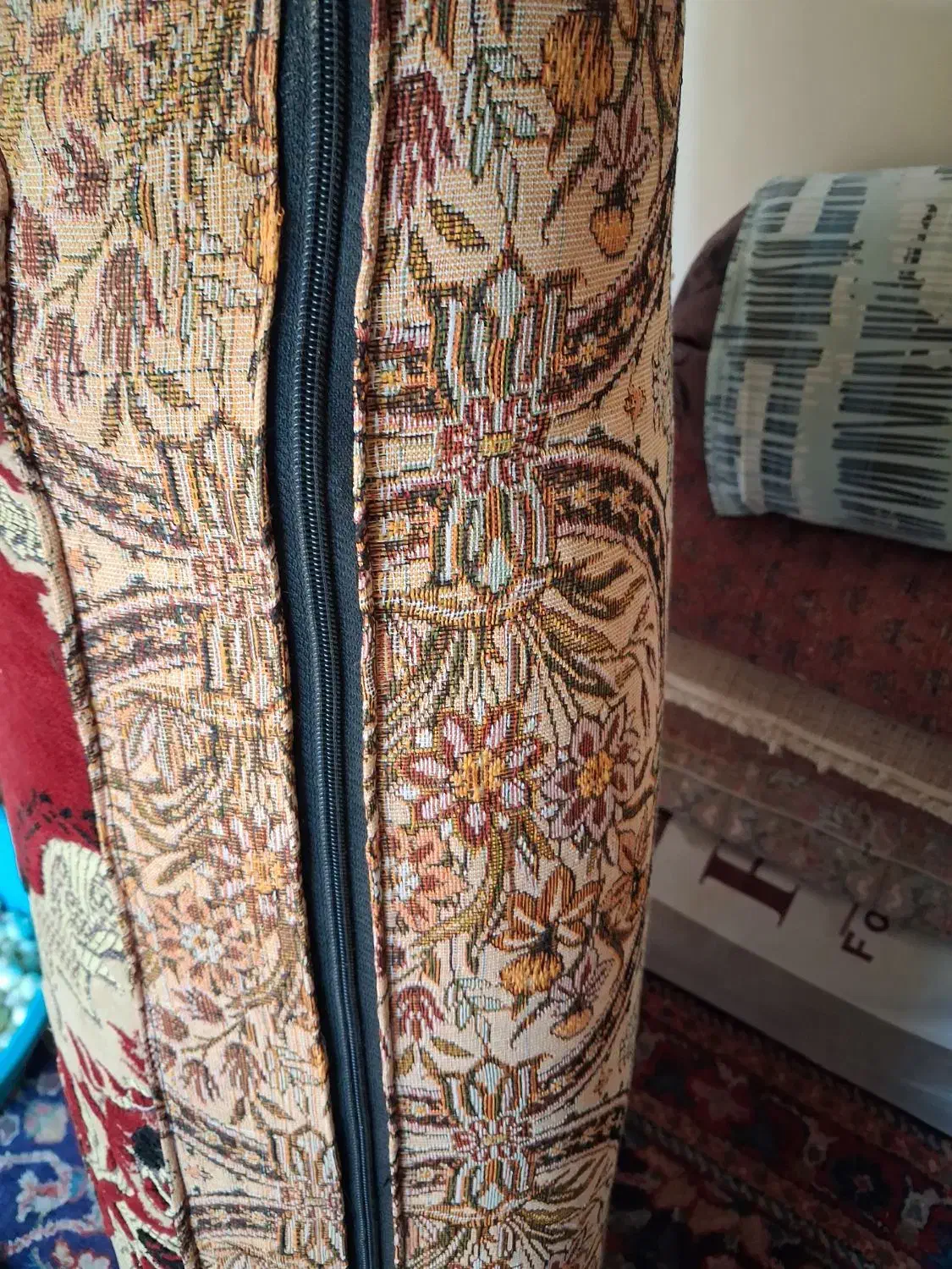 ی جفت پشتی سالم|پشتی|اراک, |دیوار