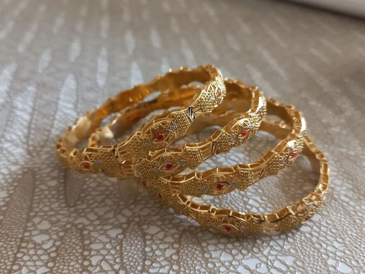 فروش 4لنگه النگو نو نو نو|جواهرات|صدرا-فارس, فاز ۱|دیوار