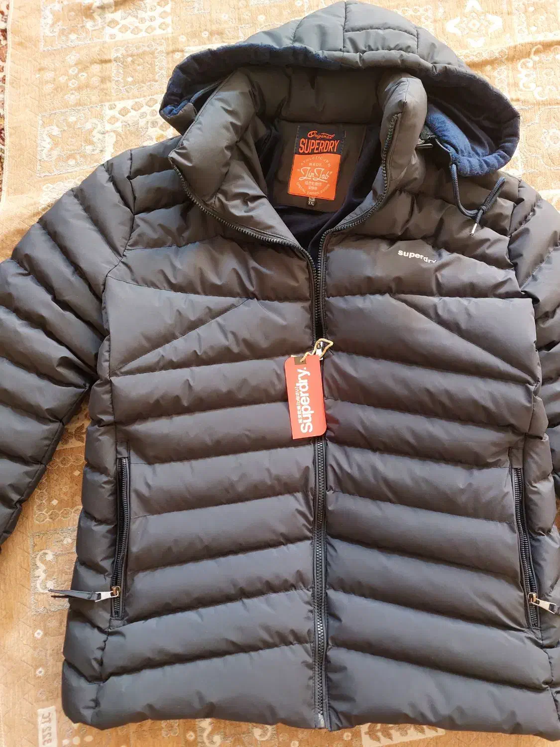 کاپشن|لباس|تهران, سبلان (لشگر)|دیوار