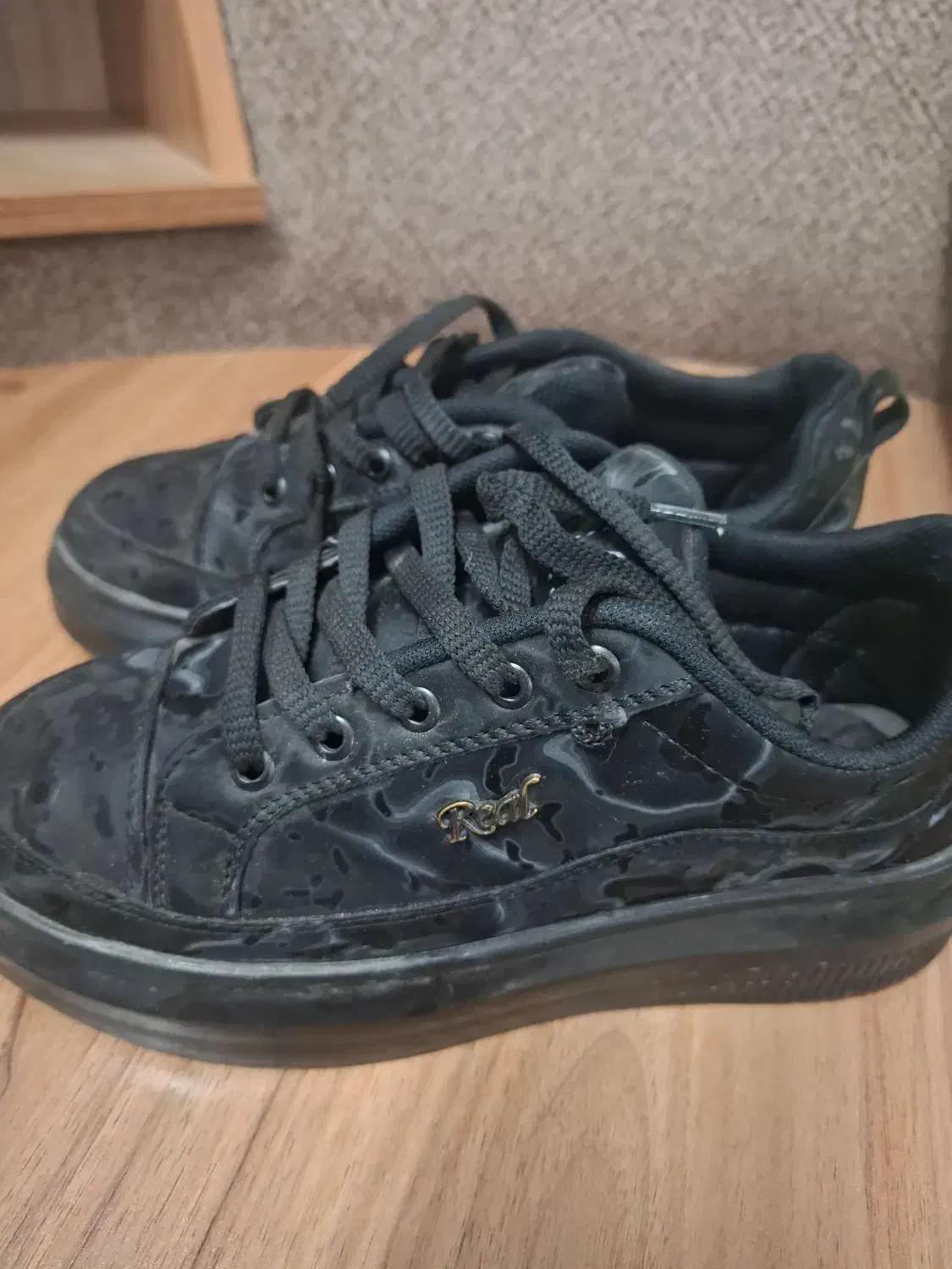 کفش کتانی|کیف، کفش، کمربند|قم, سراجه (۱۵ خرداد)|دیوار