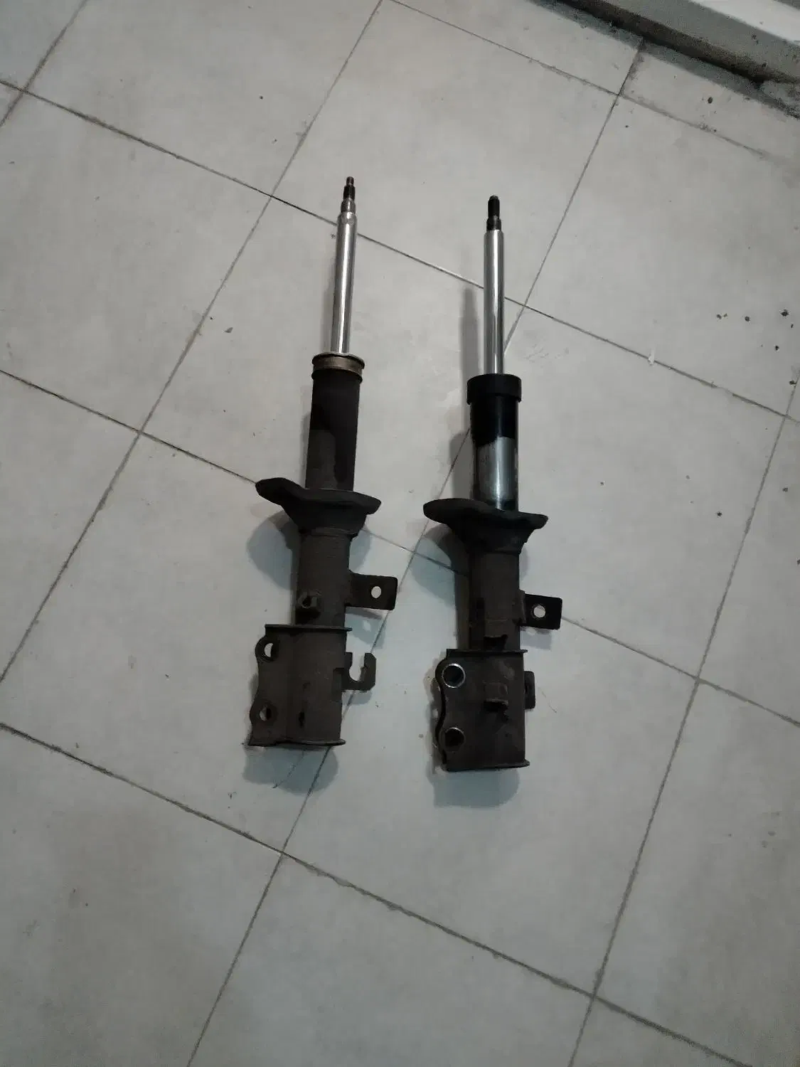 کمک فنر جلو مناسب برای تیبا و ساینا|قطعات یدکی و لوازم جانبی|رشت, استقامت ۱|دیوار