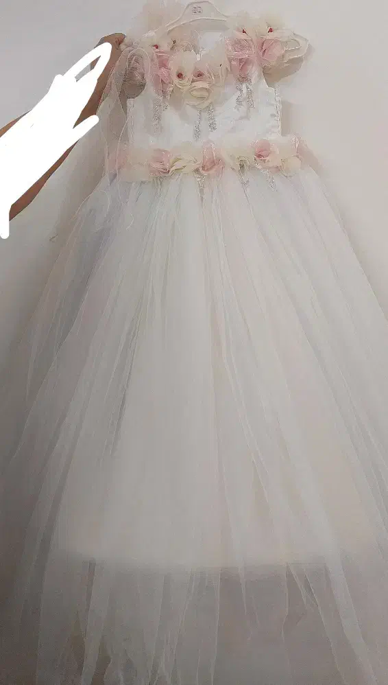 لباس عروس بچگانه|کفش و لباس بچه|گلستان (تهران), |دیوار