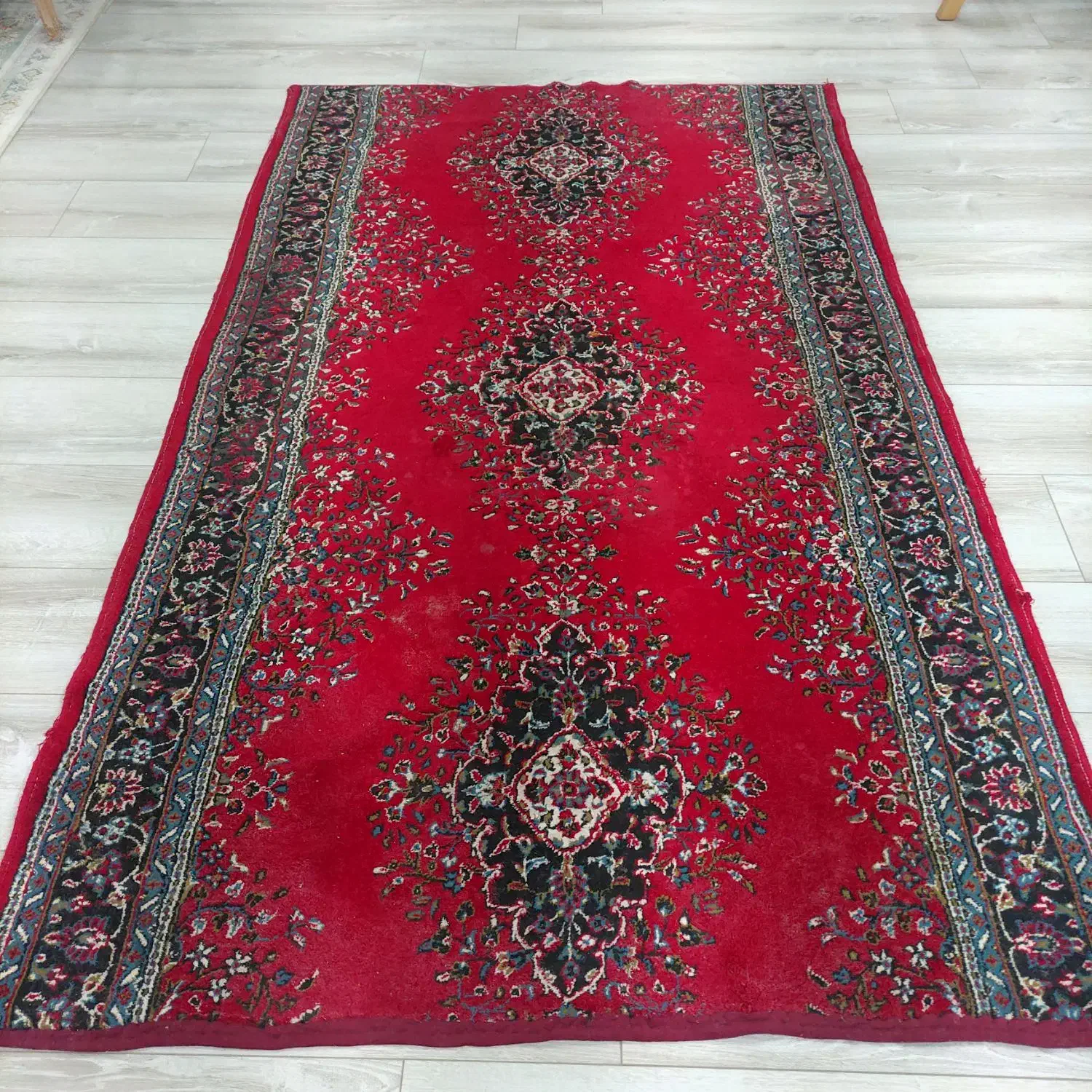 فرش کناره رنگ قرمز کارکرده|فرش|ایلام, |دیوار