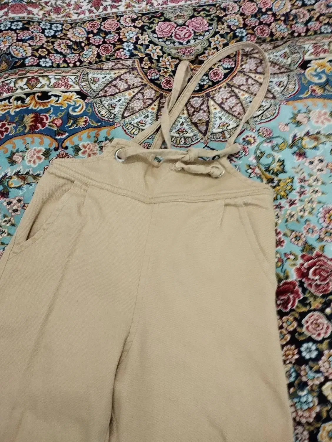 پیشبندکتان|کفش و لباس بچه|قم, نیروگاه|دیوار