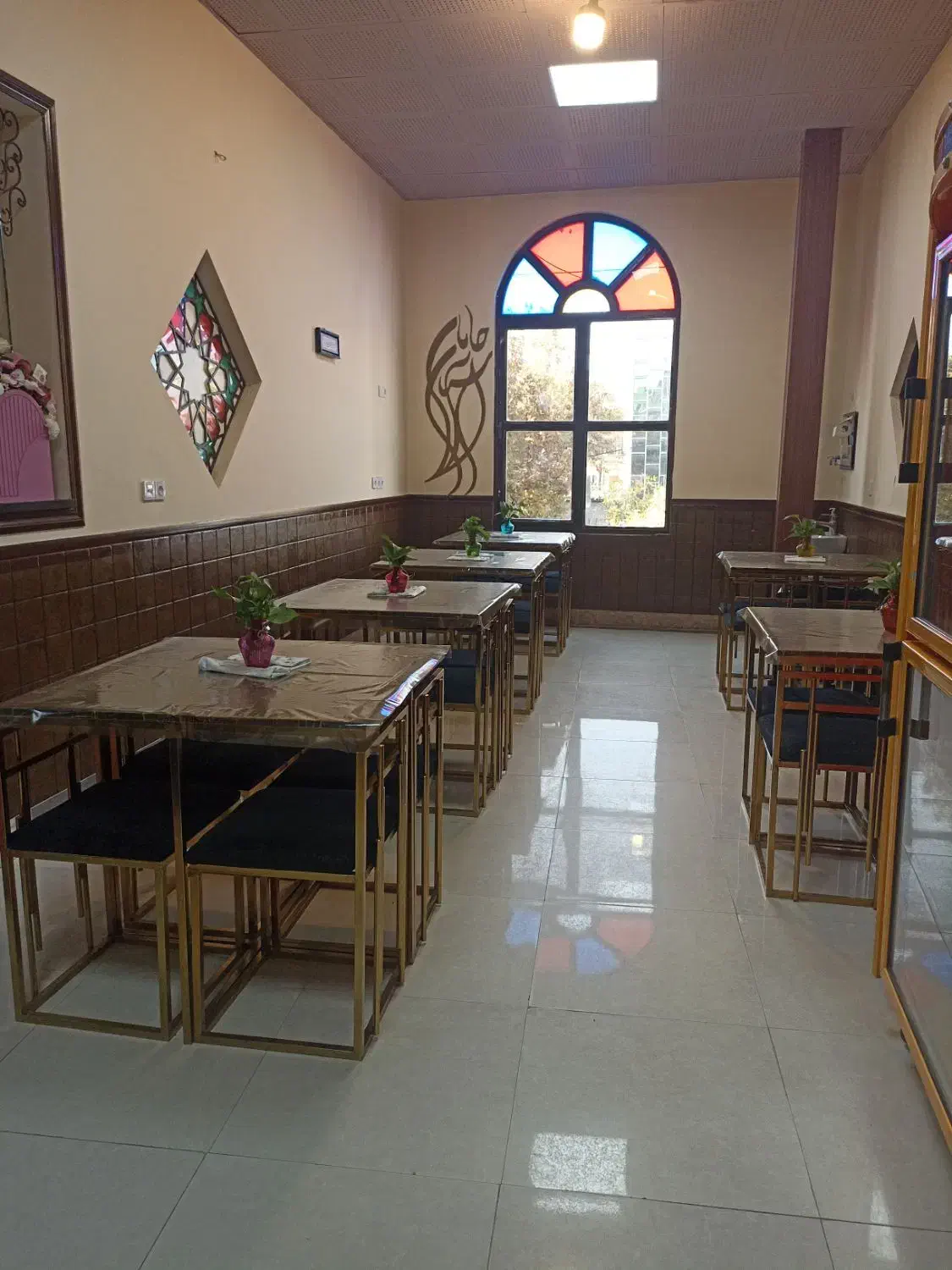 رستوران طعم ماندگار در خدمت شما عزیزان می‌باشد|خدمات پذیرایی، مراسم|بروجرد, |دیوار