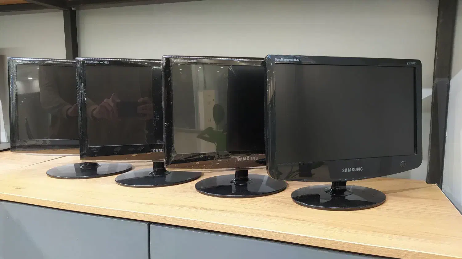 مانیتور 16.5 اینچ واید|قطعات و لوازم جانبی رایانه|بجنورد, |دیوار