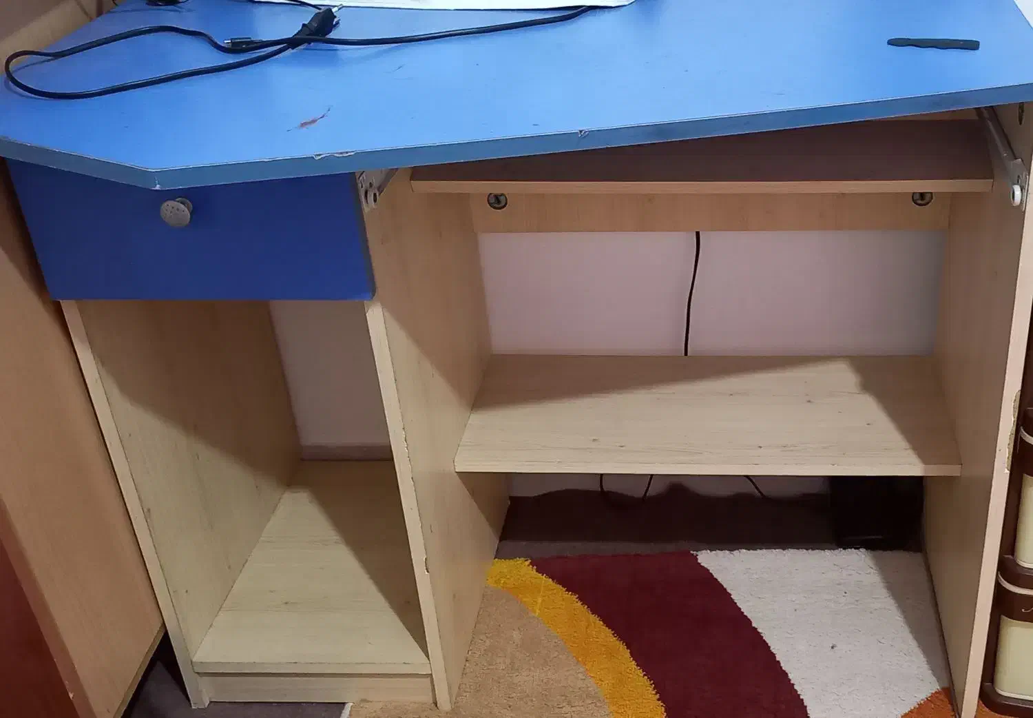 میز کامپیوتر در حد نو|میز تحریر و کامپیوتر|رشت, پل تالشان|دیوار