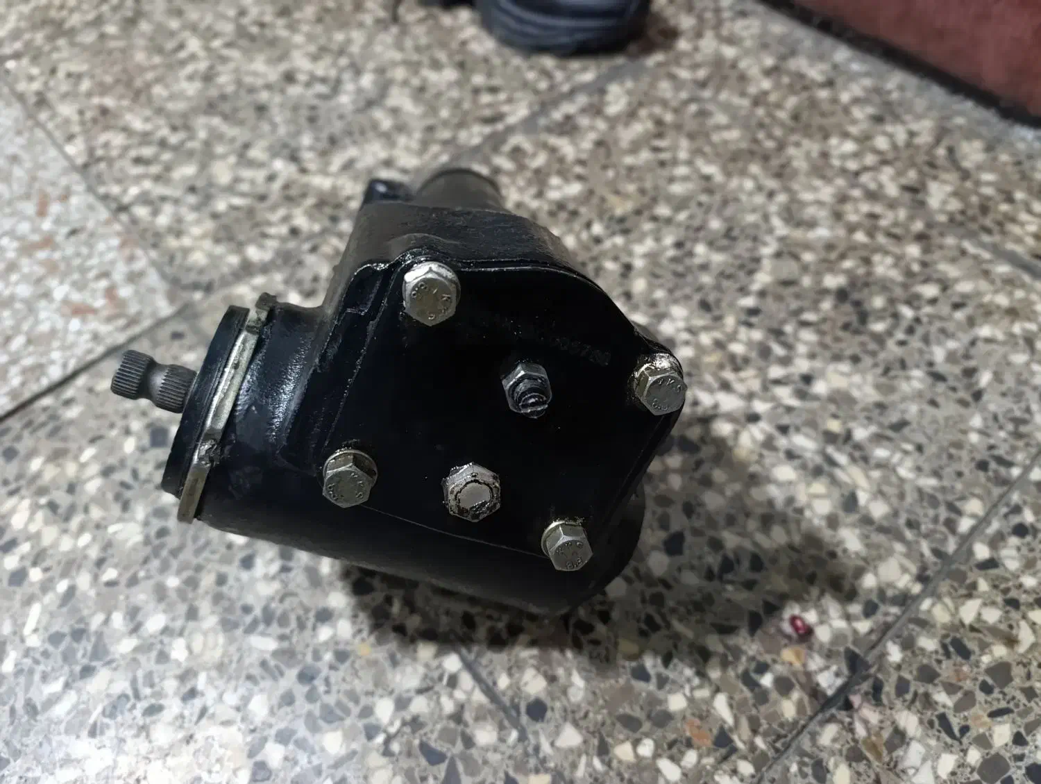 جعبه نیسان|قطعات یدکی و لوازم جانبی|شیراز, کوشک میدان|دیوار