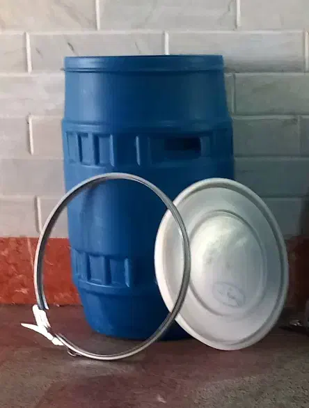 بشکه ۷۰ و ۸۰. لیتری سالم ومحکم نونو|ظروف نگهدارنده، پلاستیکی، یک‌بارمصرف|قم, زنبیل آباد|دیوار