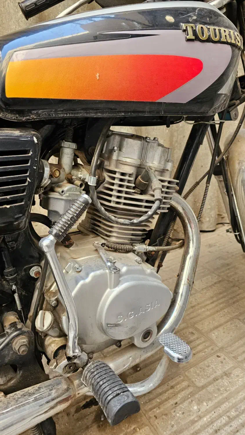 موتور 95 کاربراتی بسیار سالم کم کارکرد واقعی|موتورسیکلت|تهران, دولاب|دیوار