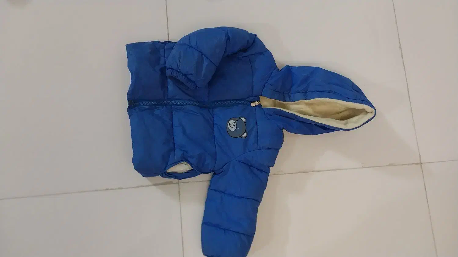 لباس بچه|کفش و لباس بچه|تربتحیدریه, آغوی|دیوار