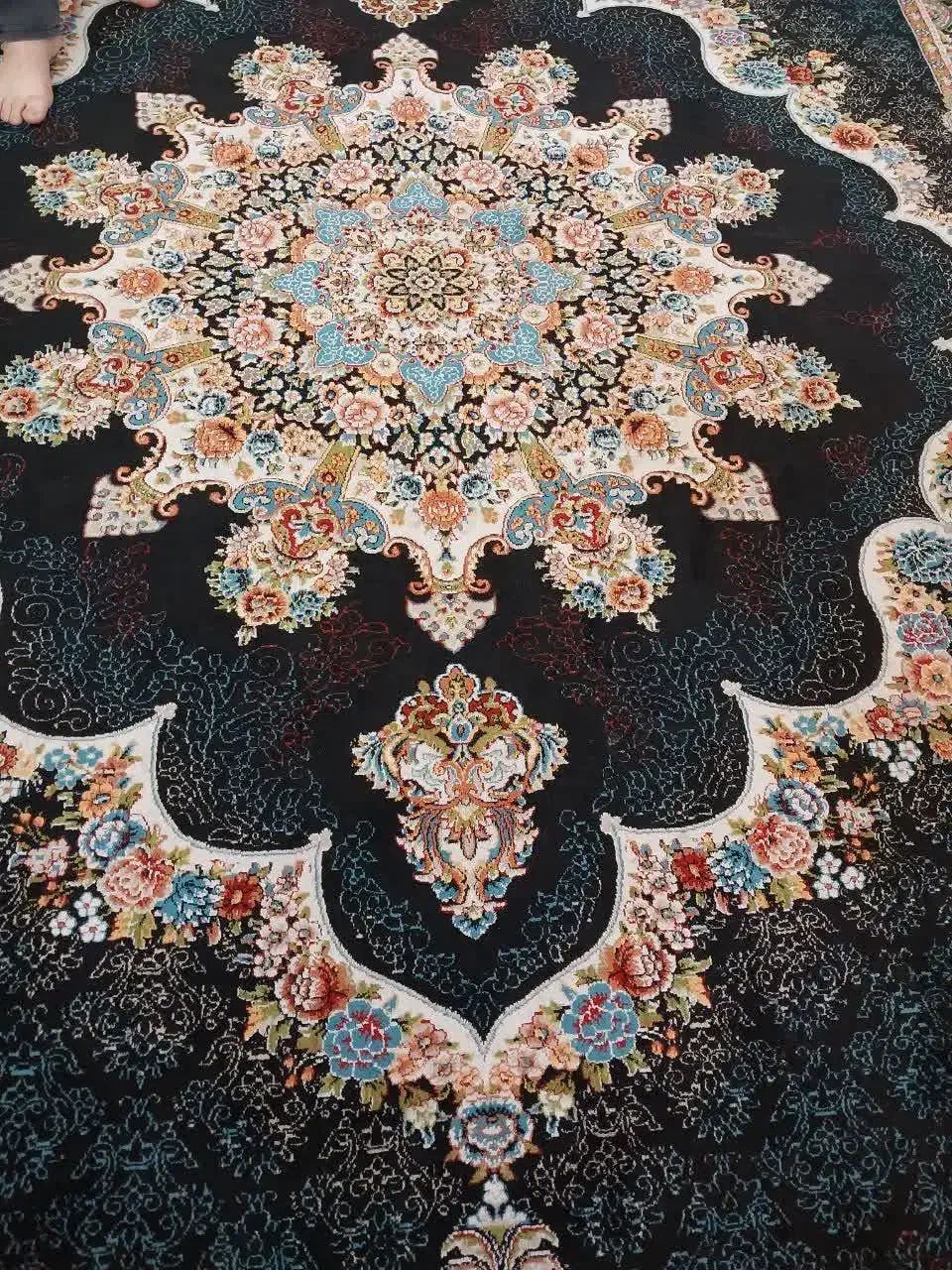 فرش ۱۲ متری سورمه ای نخی|فرش|تهران, جوادیه تهرانپارس|دیوار