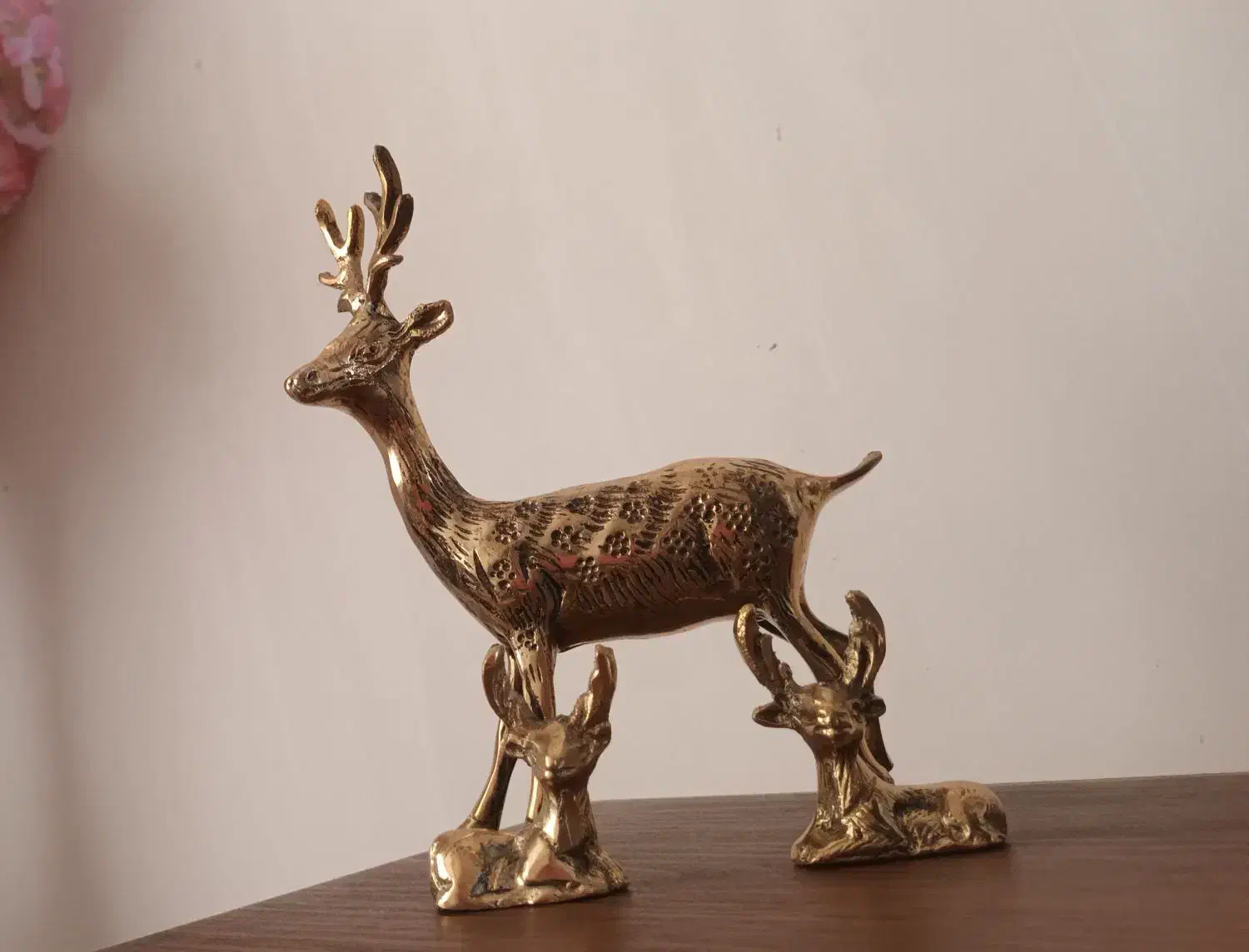 مجسمه گوزن برنزی|مجسمه، تندیس، ماکت|مراغه, |دیوار