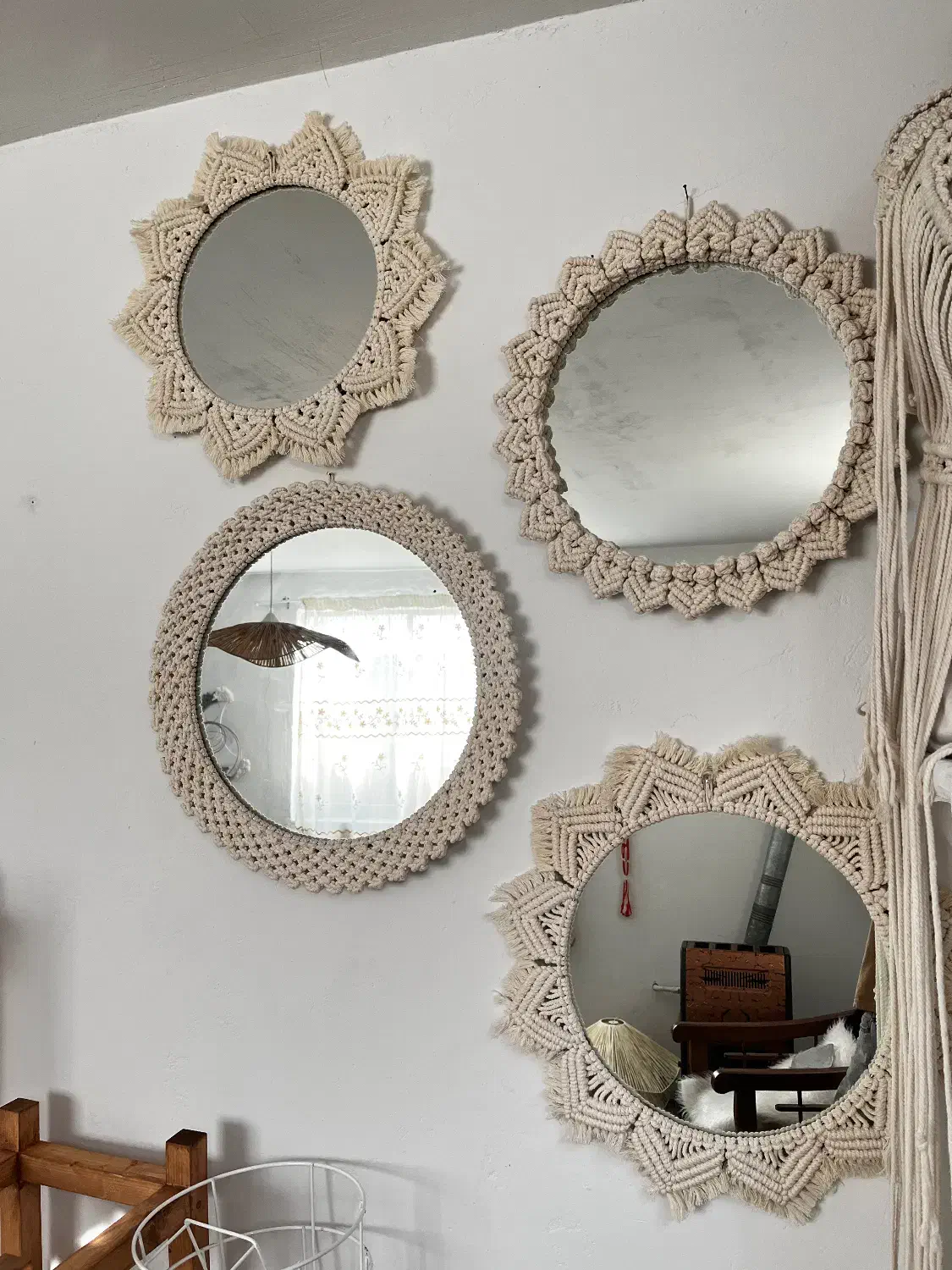 آینه مکرومه|آینه|قائم‌شهر, |دیوار