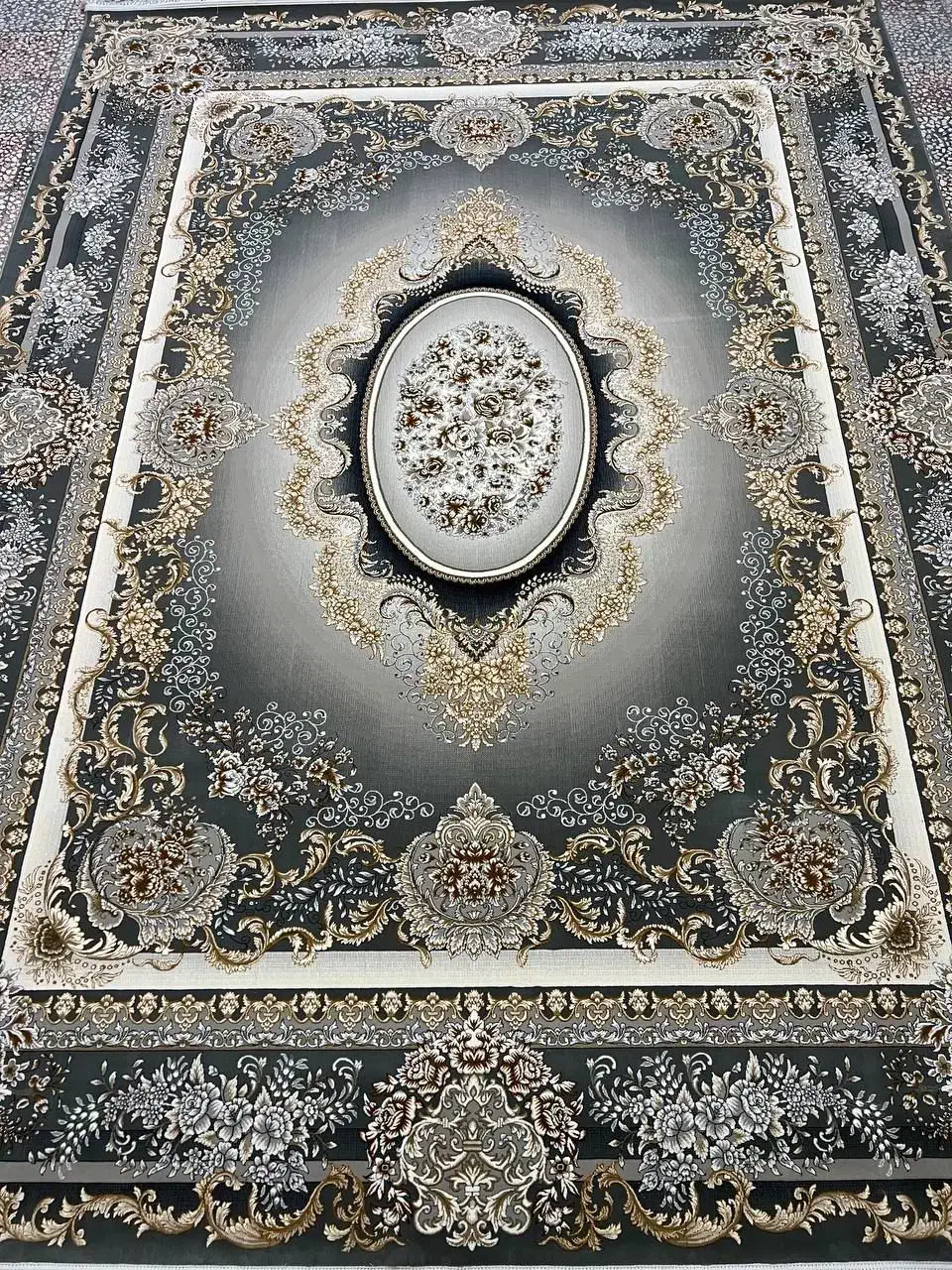 فرش شهیاد۶متر۷۰۰شانه آکبند۸عدد جفت مناسب تازه عروس|فرش|اردبیل, |دیوار