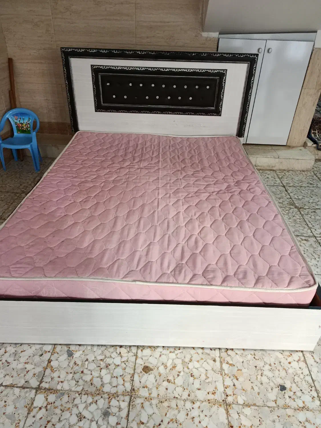 تخت خواب دو نفره|تخت و سرویس خواب|قم, نیروگاه|دیوار