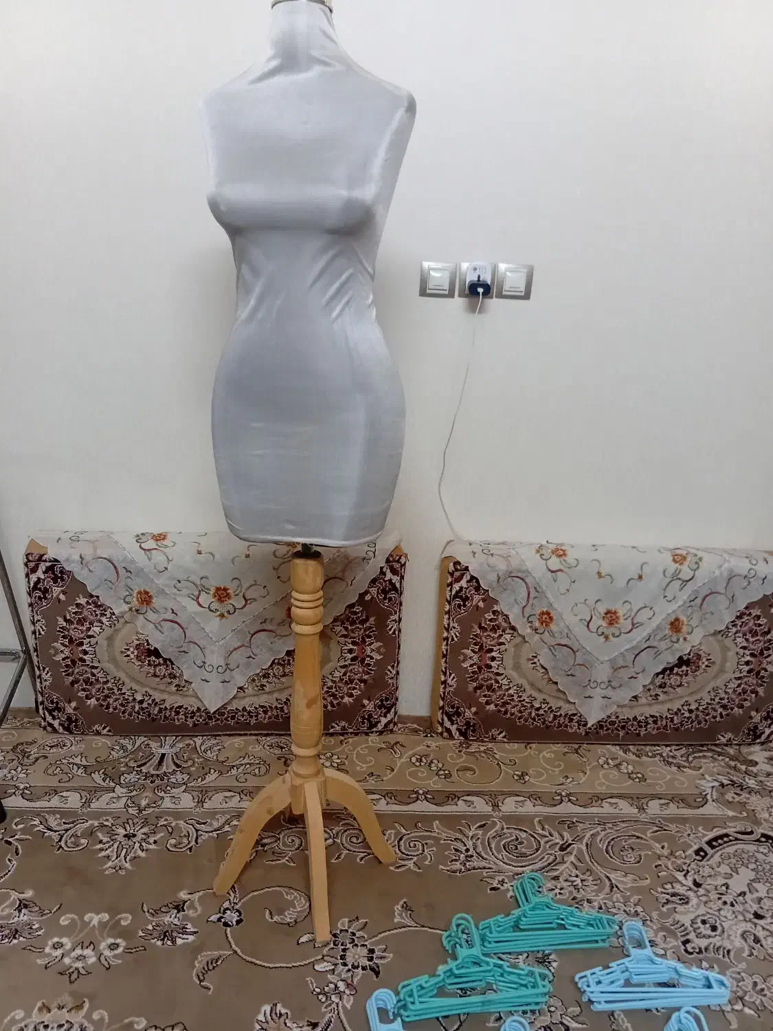 وسایل مغازه به فروش می رسد|فروشگاه و مغازه|قم, نخودی|دیوار
