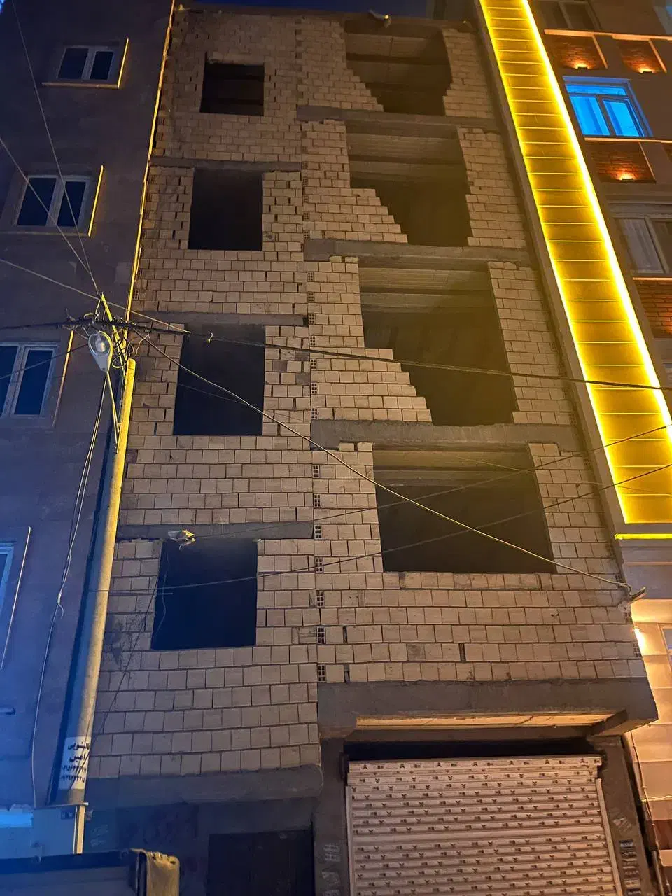 ساختمان فروشی .نیمه کاره یکجا|فروش آپارتمان|رباطکریم, نصیرشهر|دیوار