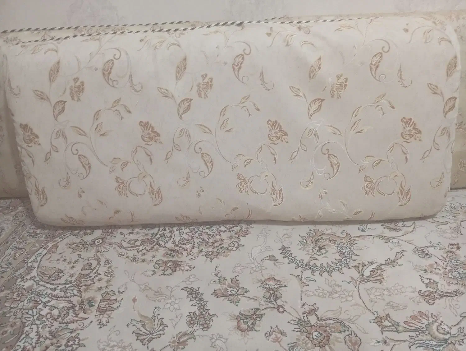 ۶تا پشتی کرم رنگ|پشتی|خرمآباد, |دیوار