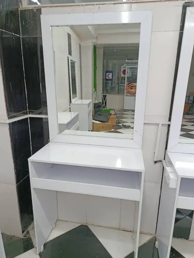 دکوراسیون آرایشگاه|آرایشگاه و سالنهای زیبایی|مسجد سلیمان, |دیوار