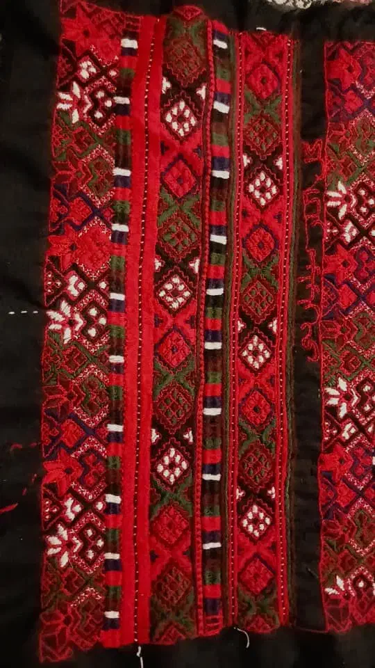 زی آستین چرخ دست|لباس|خاش, |دیوار