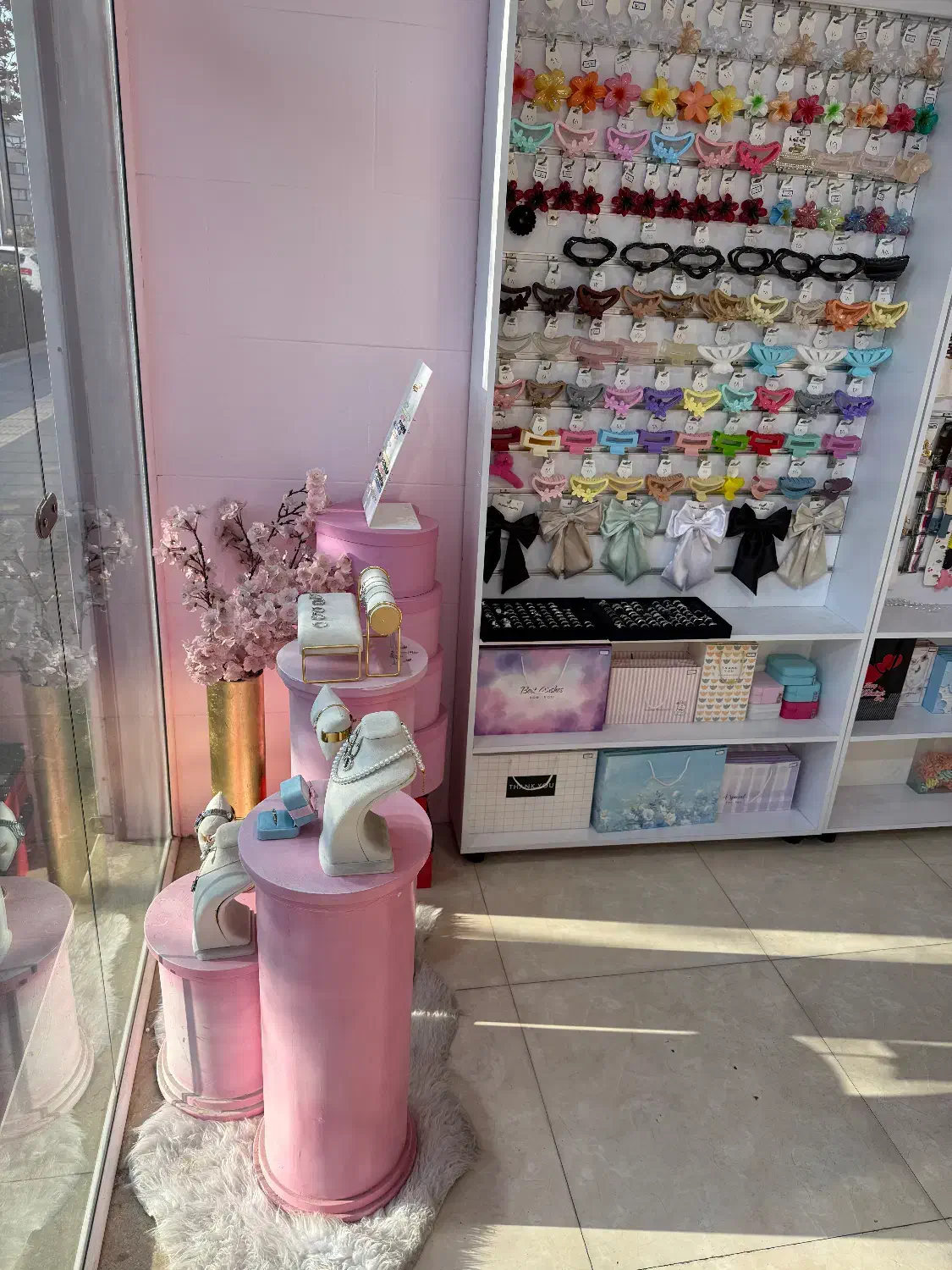 دکور مغازه بدلیجات دکور متحرک ویترین مغازه|فروشگاه و مغازه|مشهد, سرافرازان|دیوار