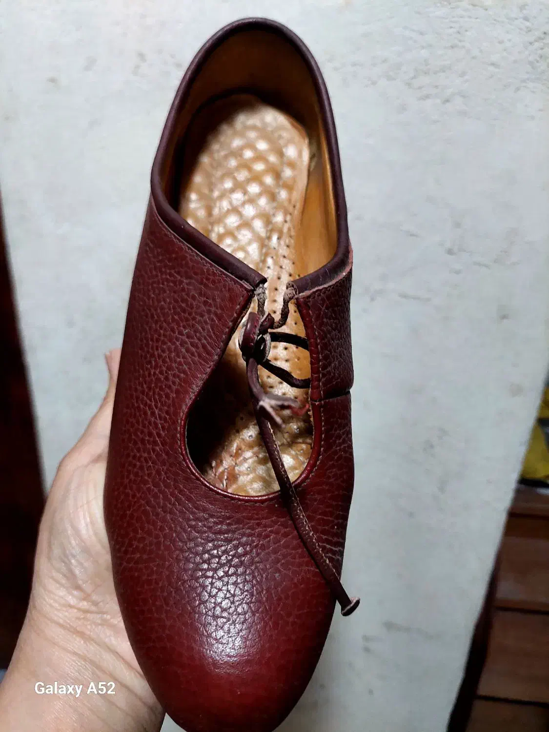 دو جفت کفش چرم اصل به رنگ طوسی و زرشکی زیبا|کیف، کفش، کمربند|رشت, ساغری سازان|دیوار