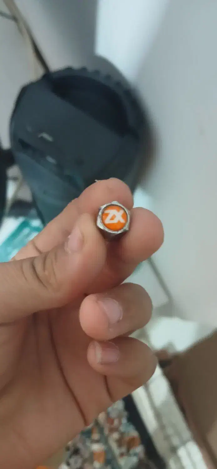 سر والفی|قطعات یدکی و لوازم جانبی|شیراز, کرونی(خاتونک)|دیوار