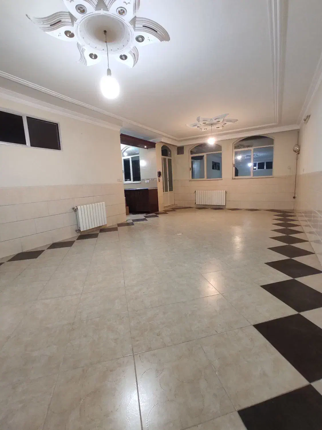 اجاره اپارتمان ۱۳۰ متری|اجارهٔ آپارتمان|اراک, |دیوار