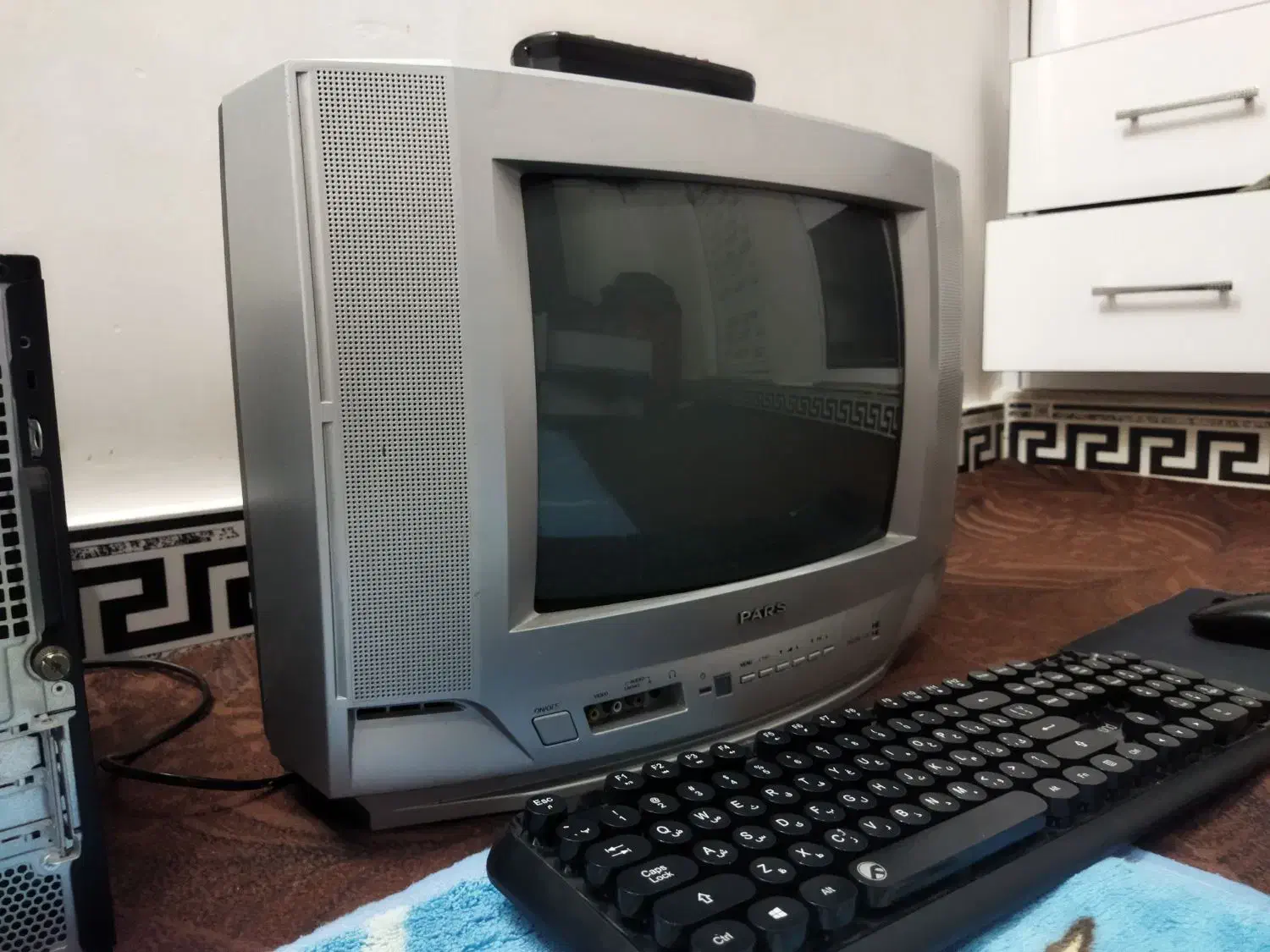 تلویزیون پارس ۱۴اینچ ..|تلویزیون و پروژکتور|بروجرد, |دیوار