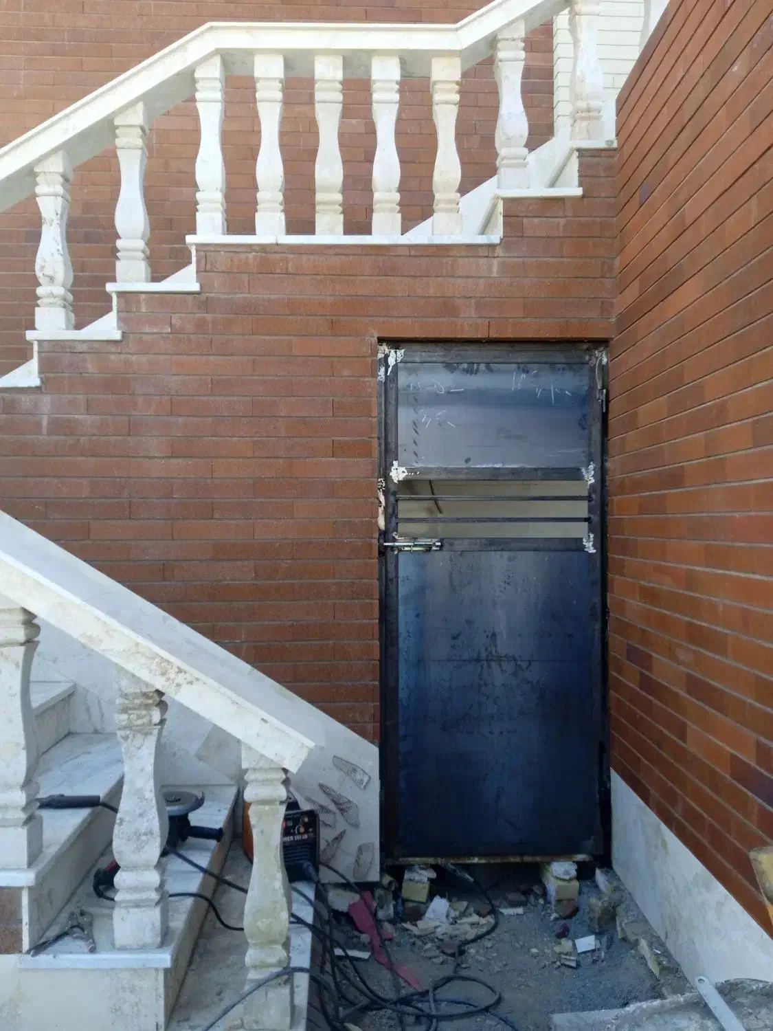 جوشکاری سیاروتعمیرانواع کابینت وکمددیواری|خدمات پیشه و مهارت|کاشمر, |دیوار