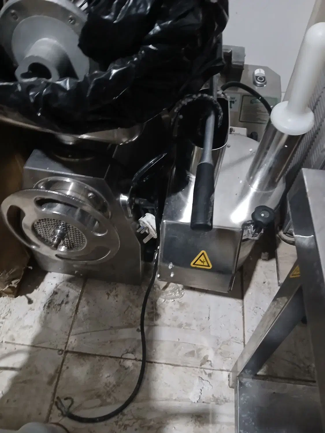 چرخ گوشت ۳۲ ایتالیایی میکسر همزن اسلایسر خلال کن|کافیشاپ و رستوران|شیراز, وحدت|دیوار