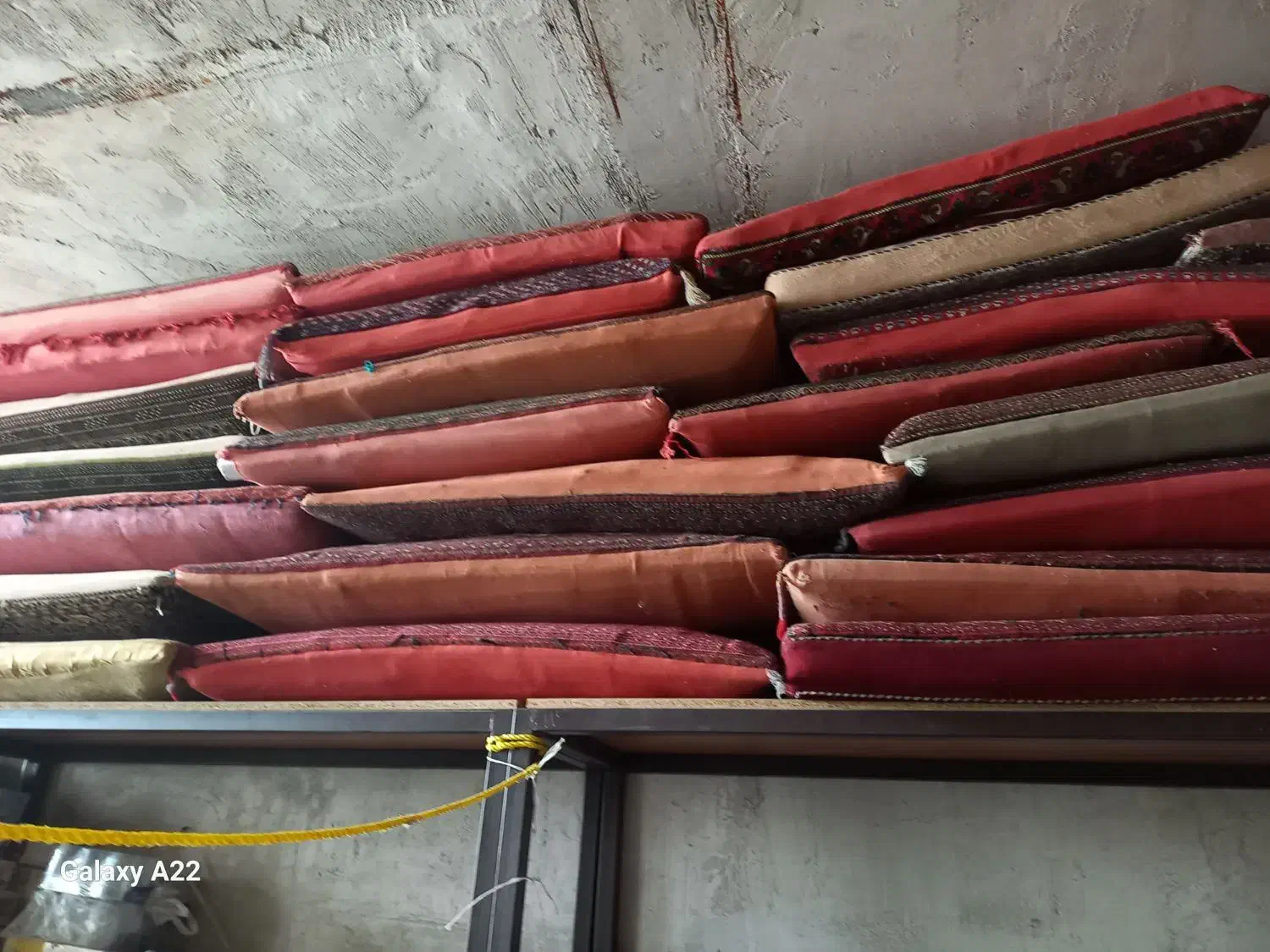 پشتی متکا|پشتی|سلماس, |دیوار