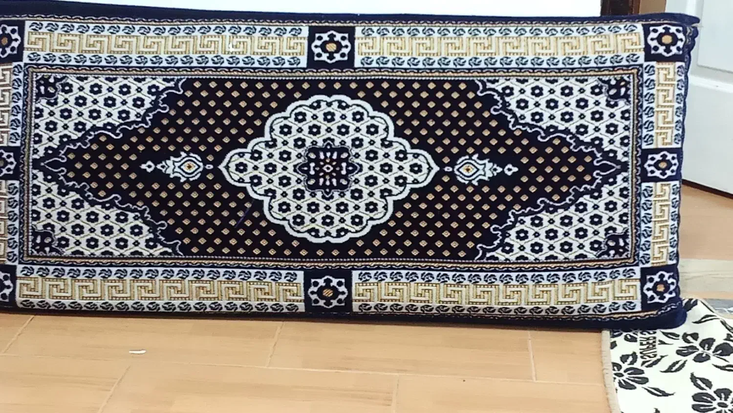 پشت دیواری یک جفت ۱۵۰۰|پشتی|رشت, باهنر|دیوار