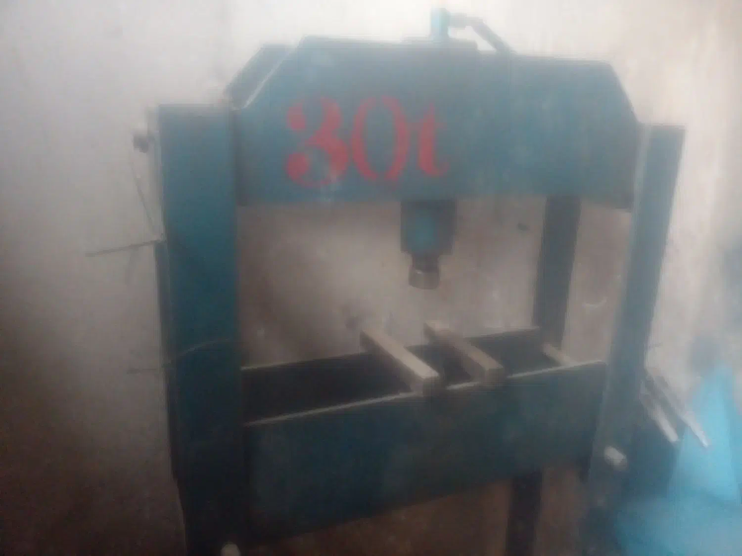 پرس هیدرولیک دستی ۳۰تنی ویژهء تعمیرگاهه سواری|ماشین‌آلات صنعتی|فلاورجان, |دیوار